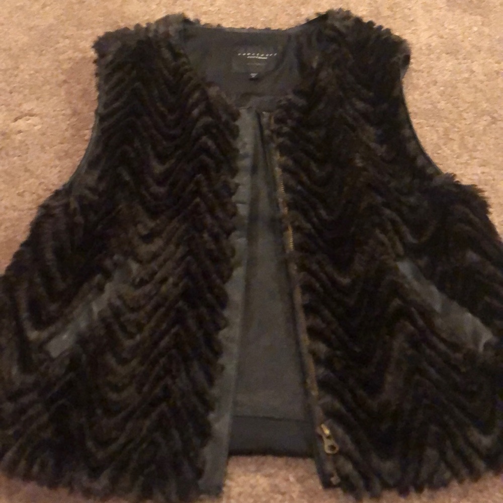 Sanctuary faux fur vest .